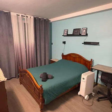 2 Ideal For 4 Apartment *