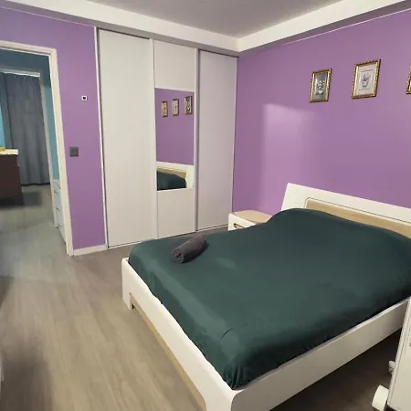 2 Ideal For 4 Apartment *
